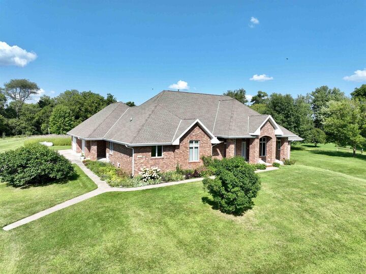 5522 North County Road F  Janesville WI 53545 photo