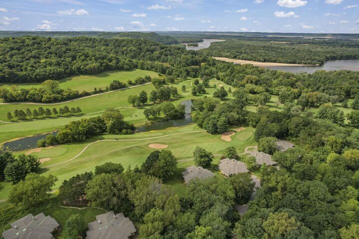 Property Photo:  106 Aspen Glen Drive  WI 53588 