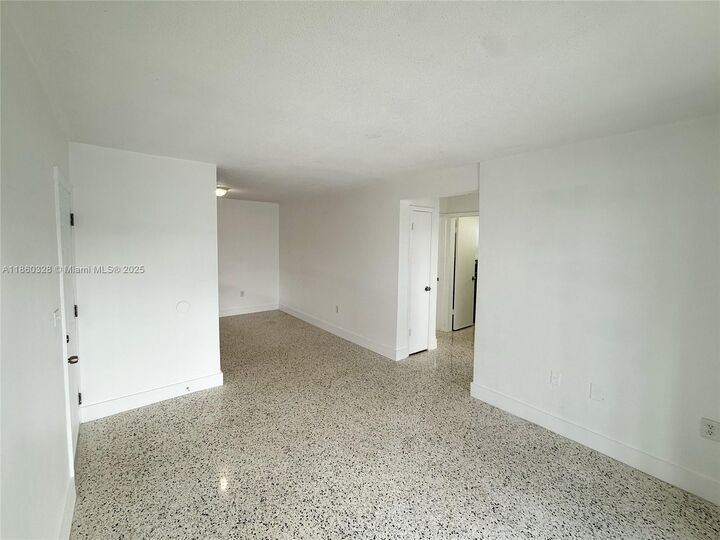 Property Photo:  635 SW 7th Ct 10  FL 33130 