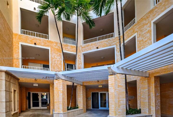 Property Photo:  715 Crandon Blvd Ph-5  FL 33149 