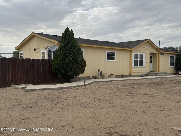 Property Photo:  6 Road 6191  NM 87417 