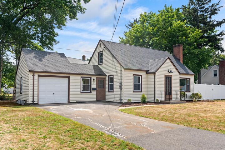 Property Photo:  98 Rockwell Avenue  CT 06062 