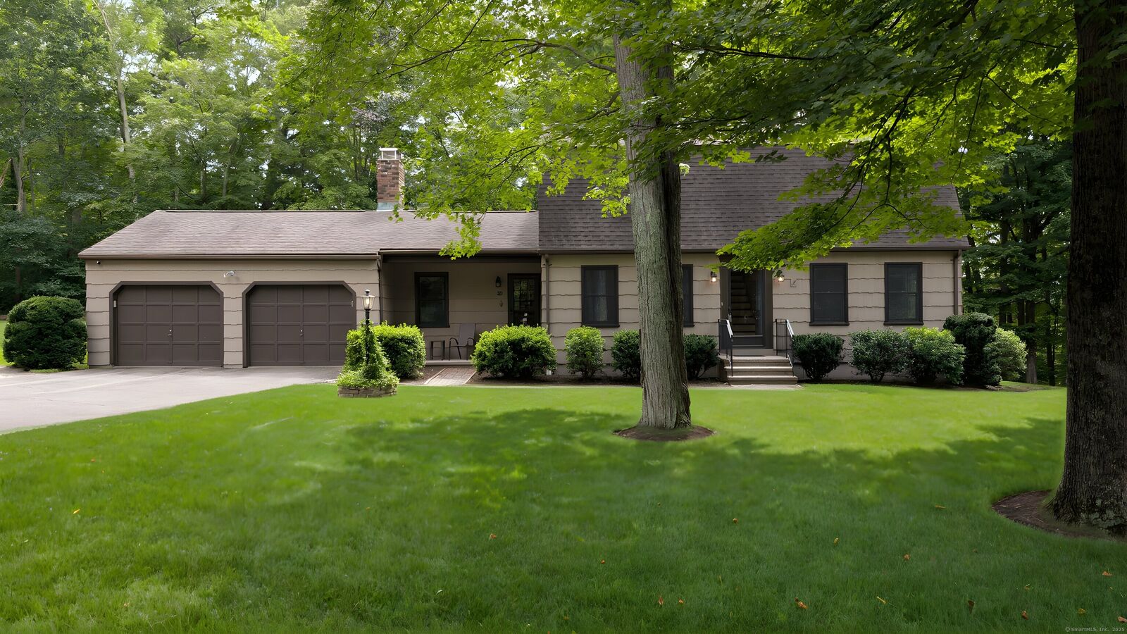 Property Photo:  20 Lantern Park Lane South  CT 06488 