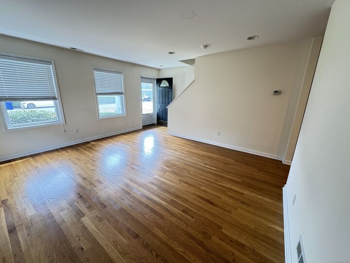 Property Photo:  17 Glenwood Avenue B  CT 06854 