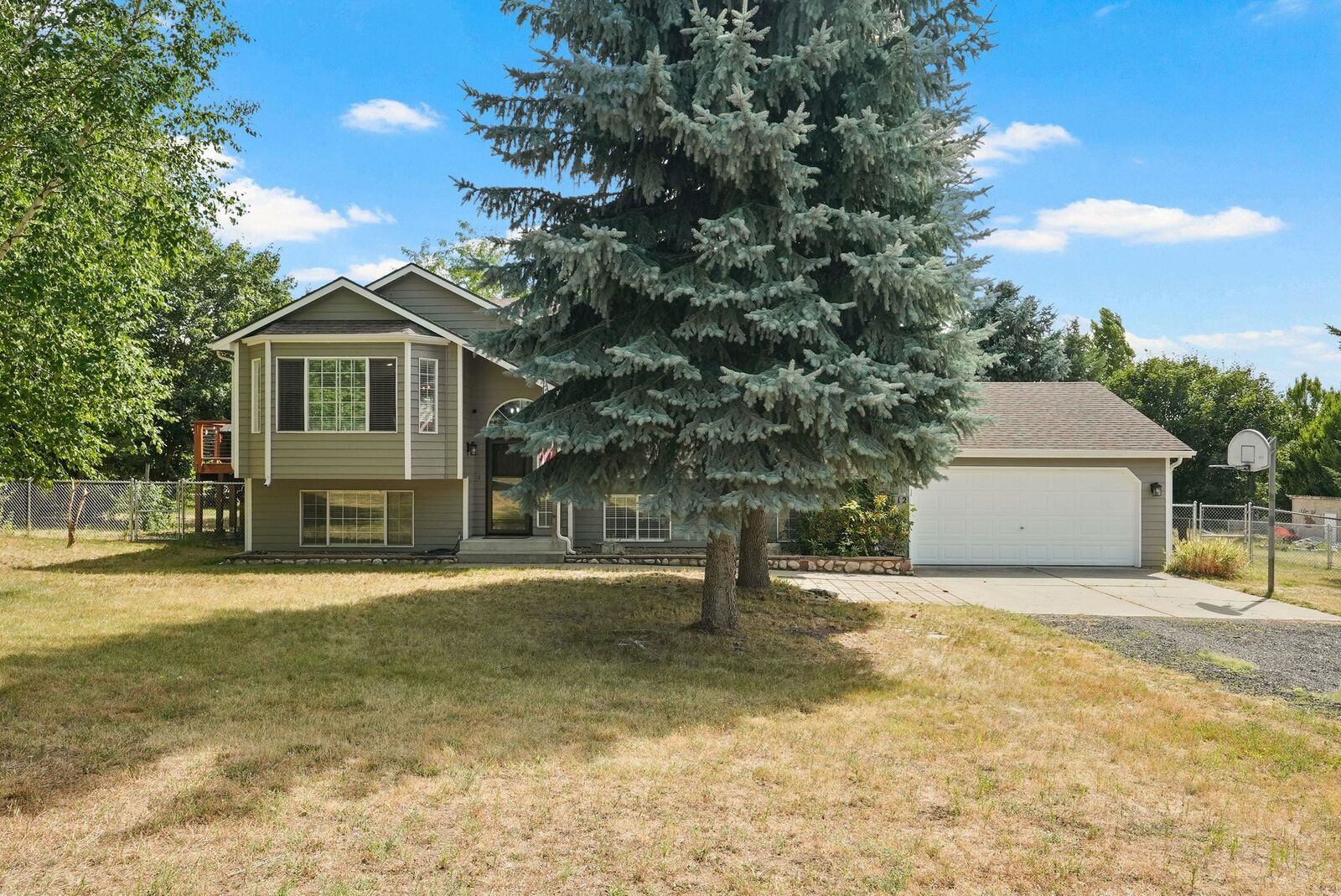 Property Photo: 20612 E Watson Ln WA 99027