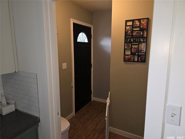 Property Photo:  213 9th Street E  SK S0A 4T0 