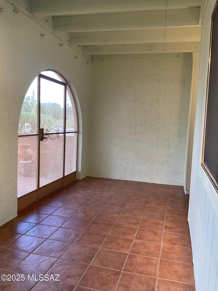 Property Photo:  934 N Abrego Drive  AZ 85614 