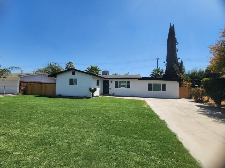 2746 N Giddings Street  Visalia CA 93291 photo