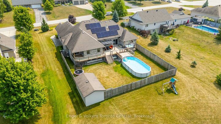 Property Photo: 96 Heather Lynn Boulevard ON N0H 2N0