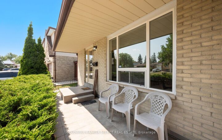 Property Photo:  3883 Brandon Gate Drive  ON L4T 3N7 