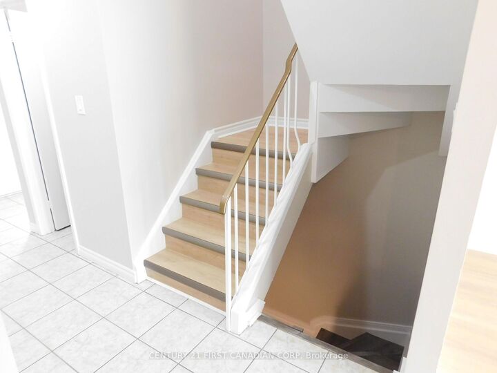 Photo de la propriété:  500 Osgoode Drive 2  ON N6E 2G9 