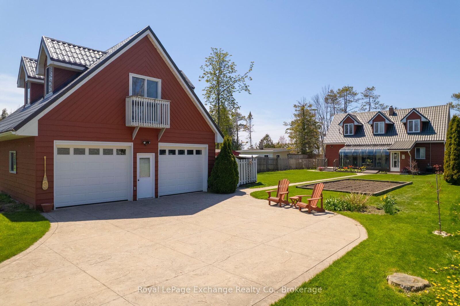 Property Photo: 185 Huron Road ON N2Z 2X3