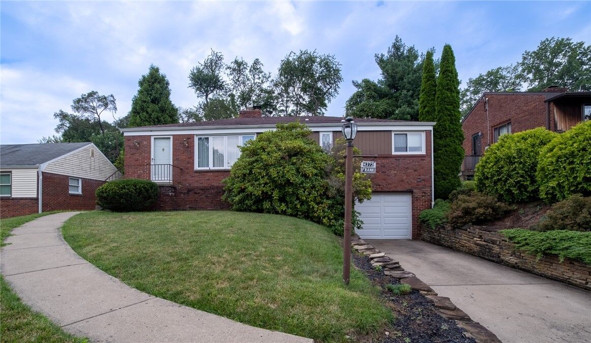 Property Photo: 4372 Frank St PA 15227