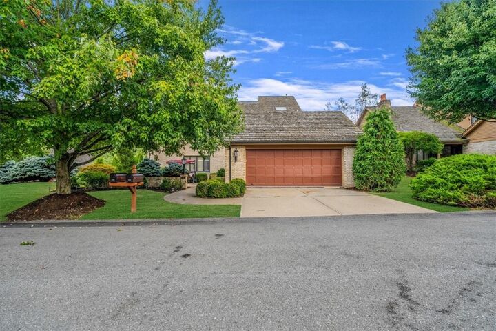 Property Photo:  134 Village Ct  PA 15241