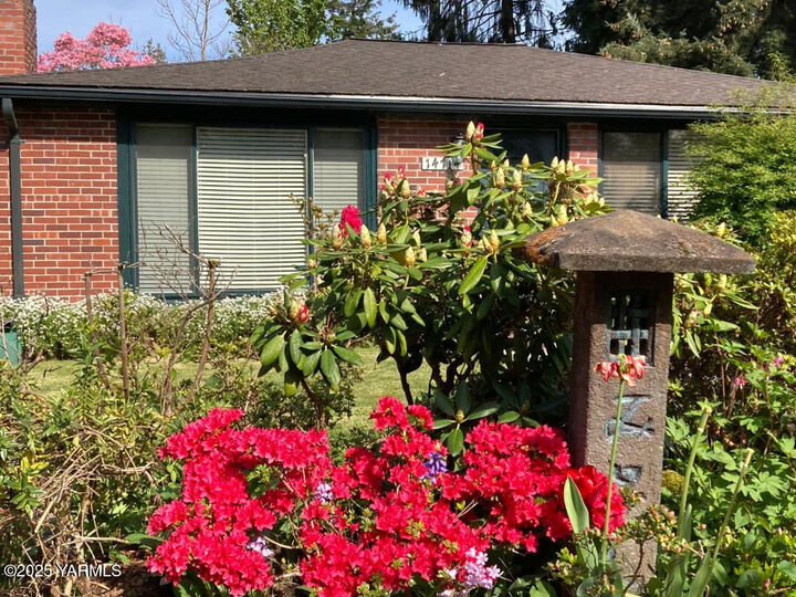 Property Photo: 14714 NE 31st Ave. N.e. Ave WA 98155