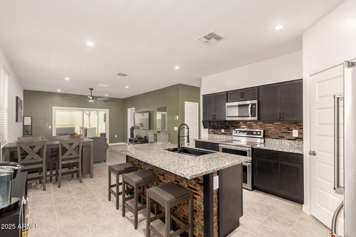 Property Photo: 2004 W Sandoval Avenue AZ 85120