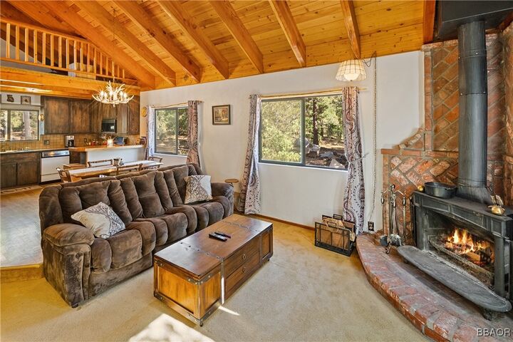 Property Photo:  894 San Bernardino Avenue  CA 92386 