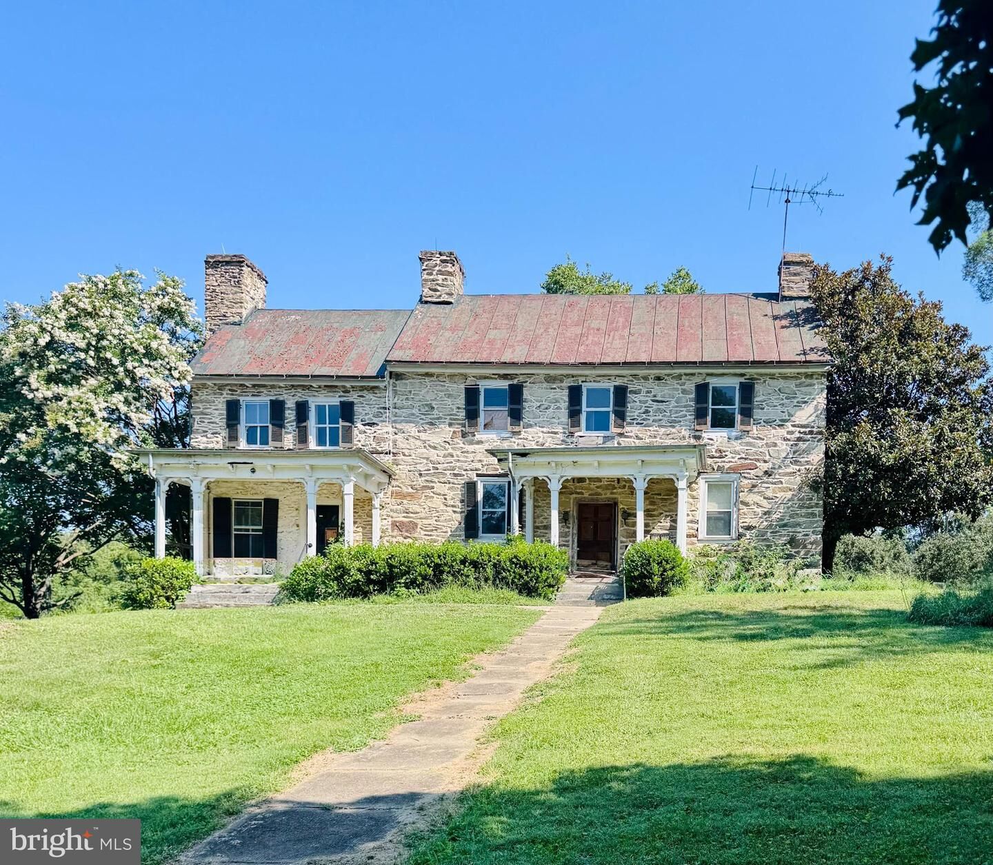 Property Photo: 19525 Telegraph Springs Road VA 20132