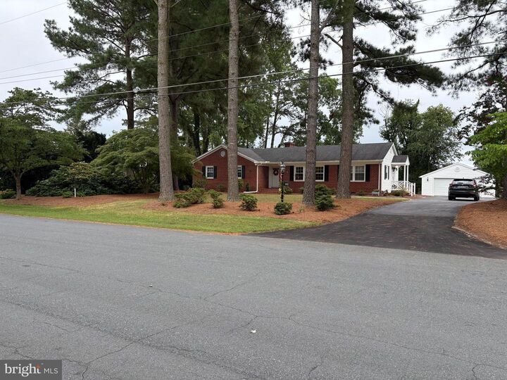 Property Photo: 1612 S Kaywood Drive MD 21804