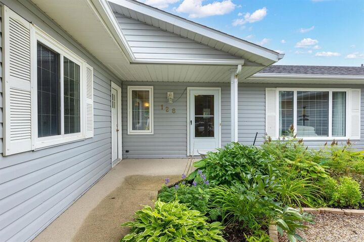 Property Photo:  128 Charles Street East  MB R0G 1K0 