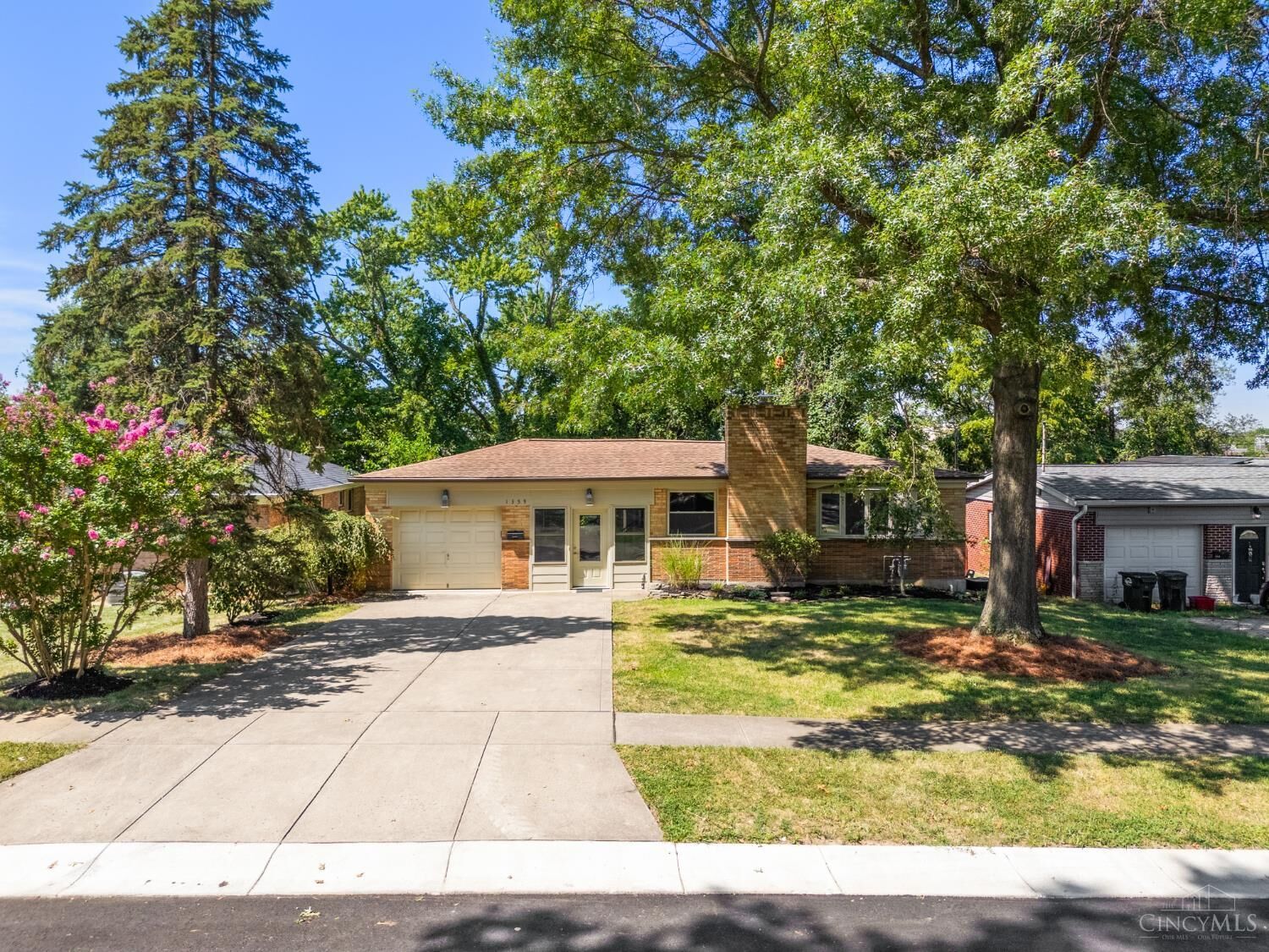 Property Photo: 1359 Plazaview Court OH 45255