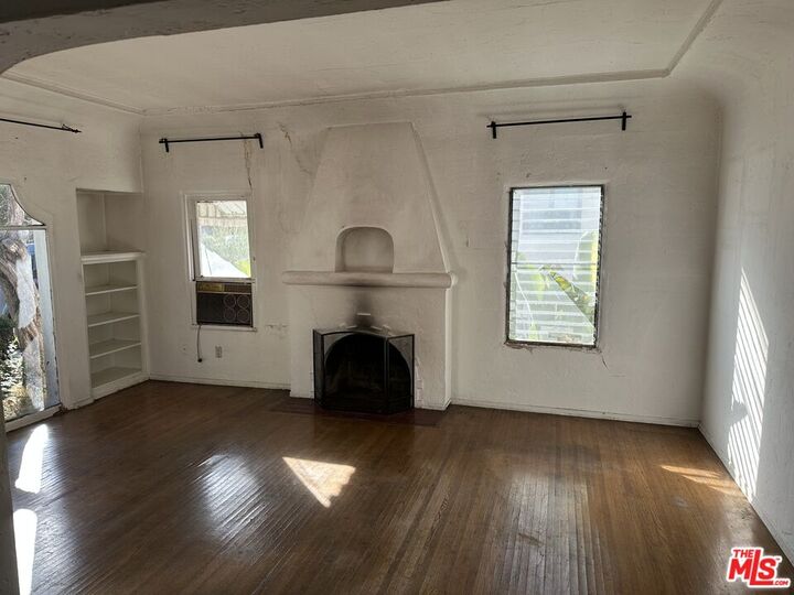 Property Photo: 3231 Garden Ave CA 90039