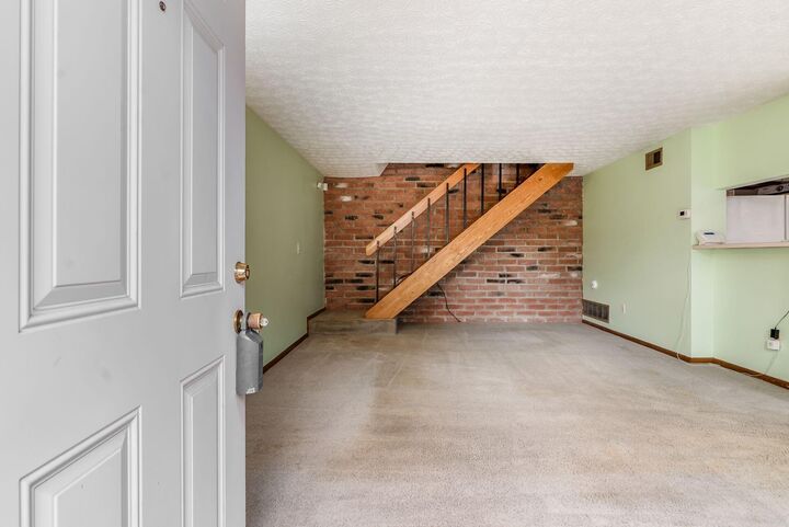 Property Photo: 2485 Nassau Drive OH 43232
