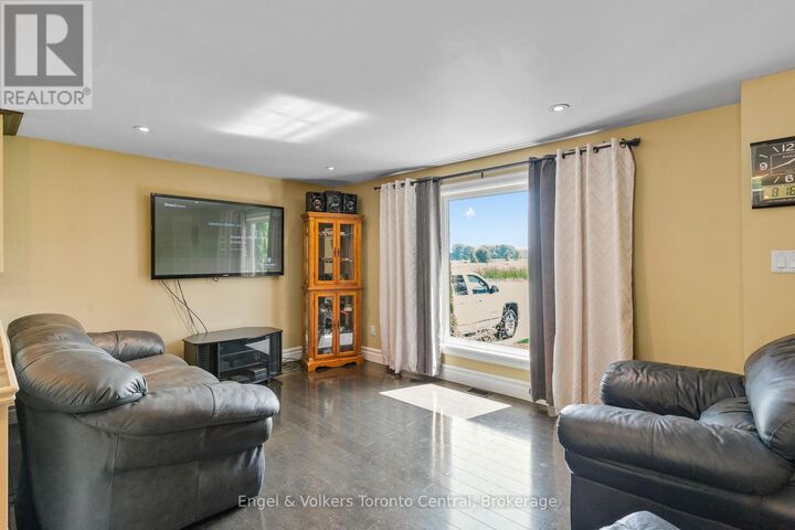 Property Photo: 122467 Grey 5 Road ON N4K 5N5