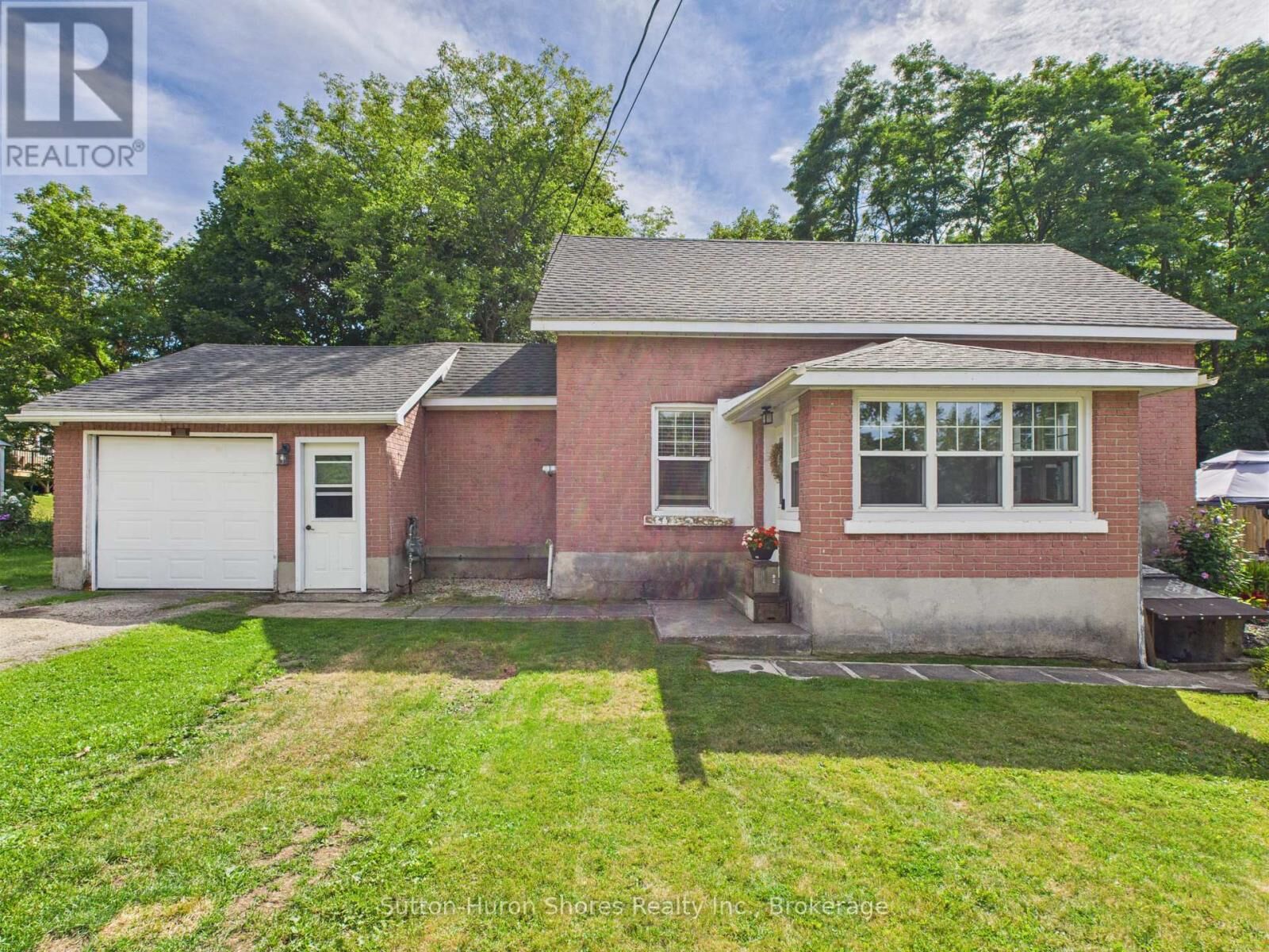 Property Photo: 24 Market Street ON N0H 2N0