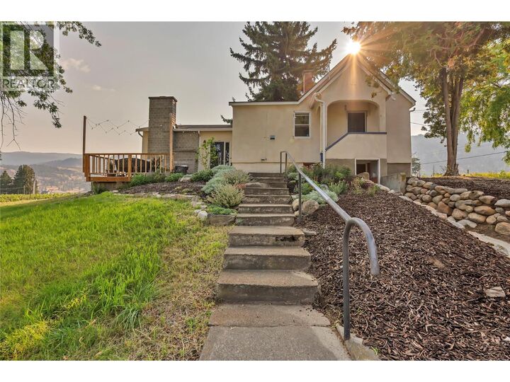 Property Photo: 1275 Munson Avenue BC V2A 8T1