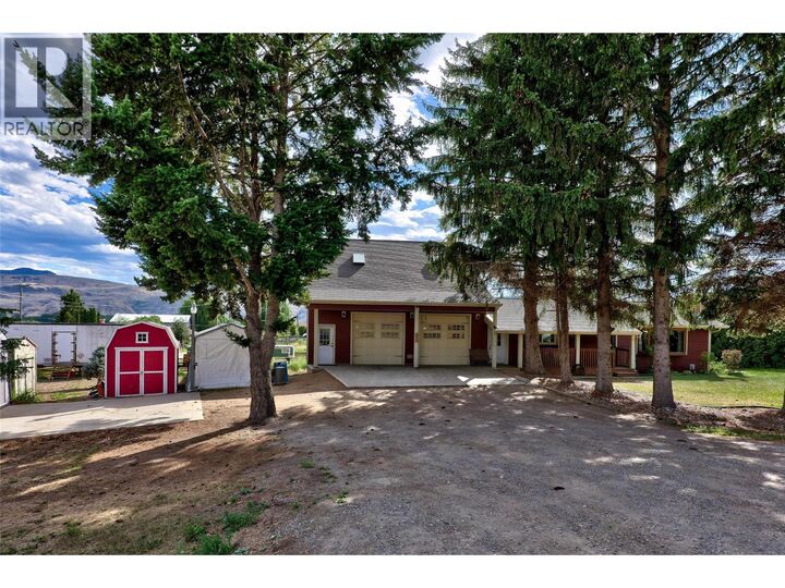 Photo de la propriété:  3501 Tranquille Road  BC V2B 8B6 