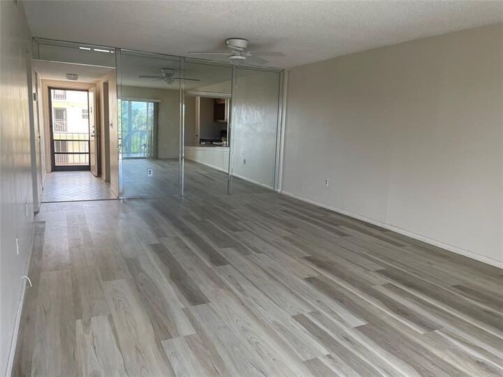 Property Photo:  4629 Poinciana St 318  FL 33308 
