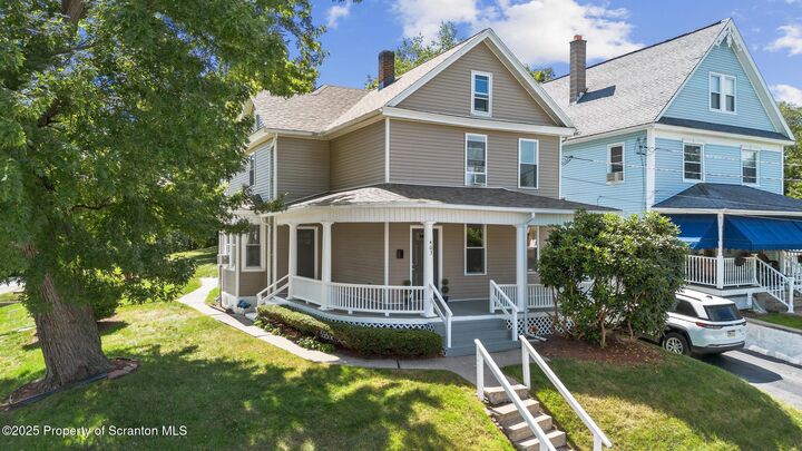 Property Photo: 403 Hill Street PA 18452