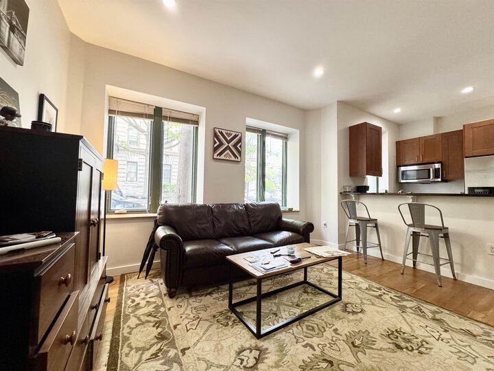 Property Photo:  267 York St 1A  NJ 07302 