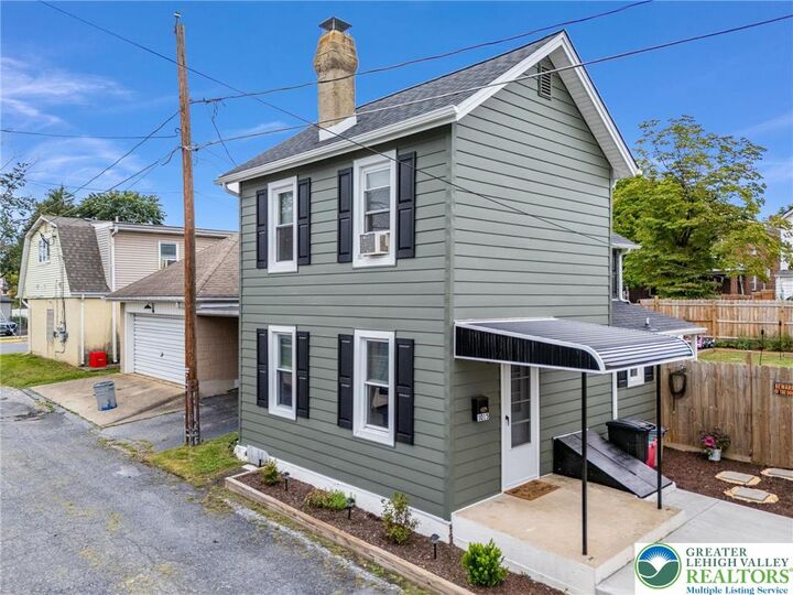 Property Photo:  1015 Crane Street  PA 18032 