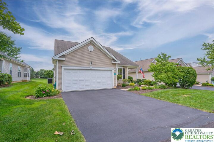 2114 Four Seasons Boulevard  Lower Macungie Twp PA 18062 photo