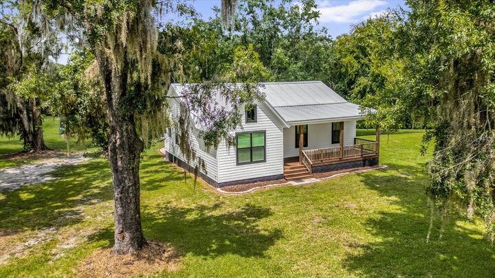 Property Photo:  8320 Mathews Road  FL 33809 