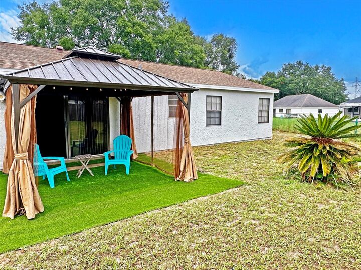 Property Photo: 328 Oak Track Run FL 34472