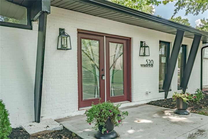 Property Photo: 520 Thorngate Road IL 62040