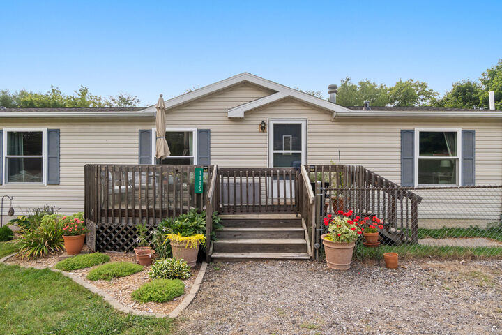 Property Photo: 1116 Donnely Road MI 49201