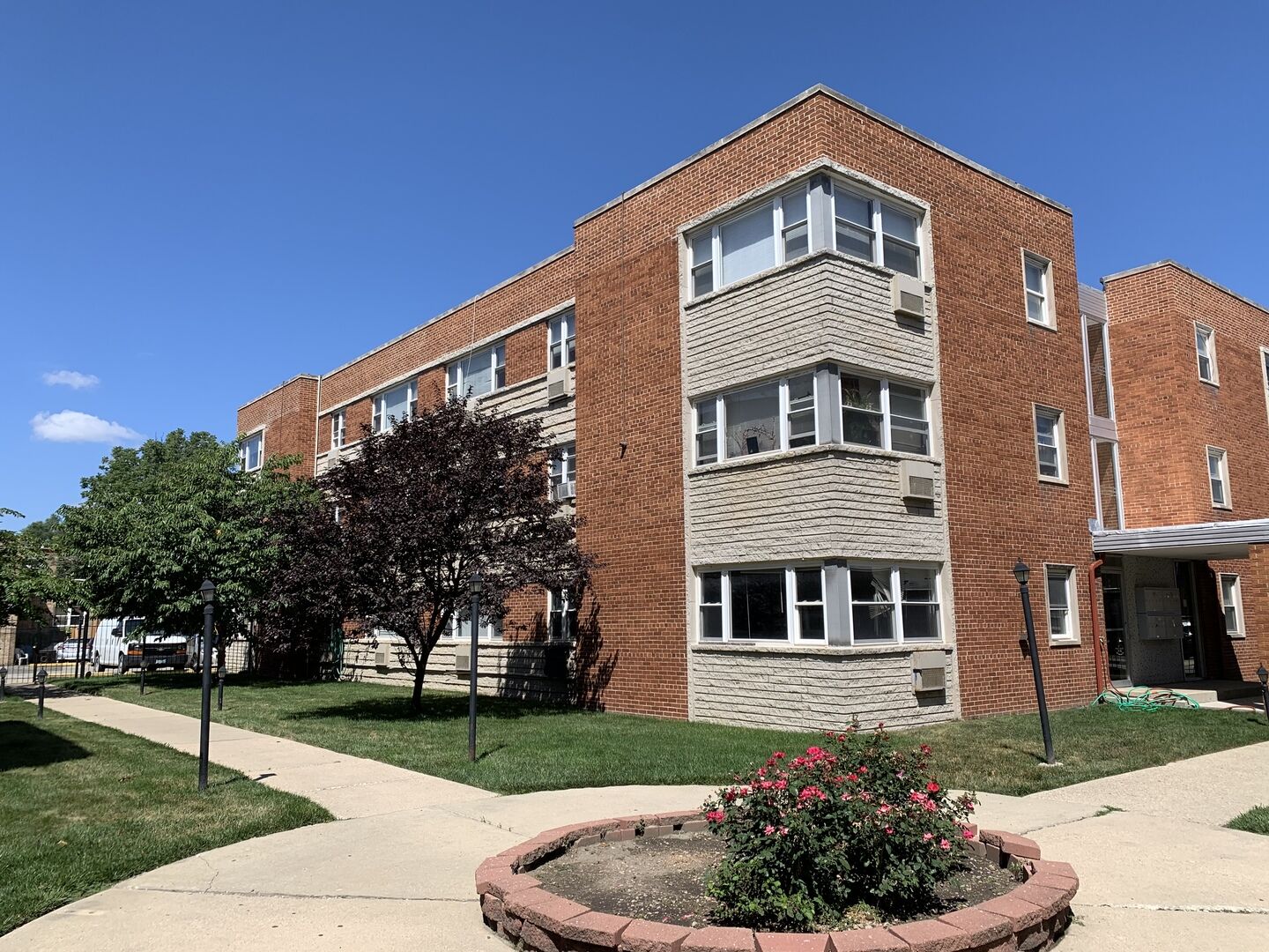 Property Photo: 2411 W Balmoral Avenue 3G IL 60625