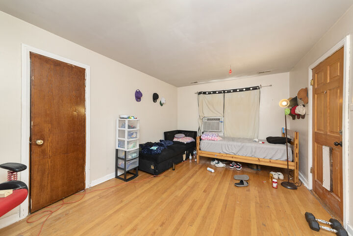 Property Photo: 6935 S Campbell Avenue IL 60629