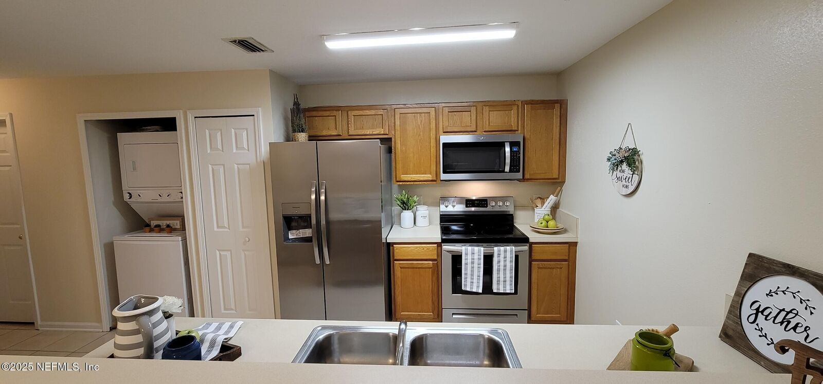 Property Photo: 6076 Maggies Circle 111 FL 32244