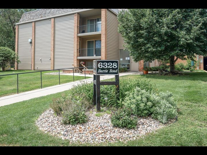 Property Photo: 6328 Barrie Road 2J MN 55435