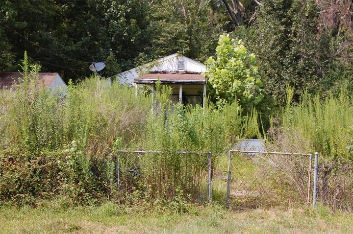 Property Photo:  204 W McKinley  LA 71047 