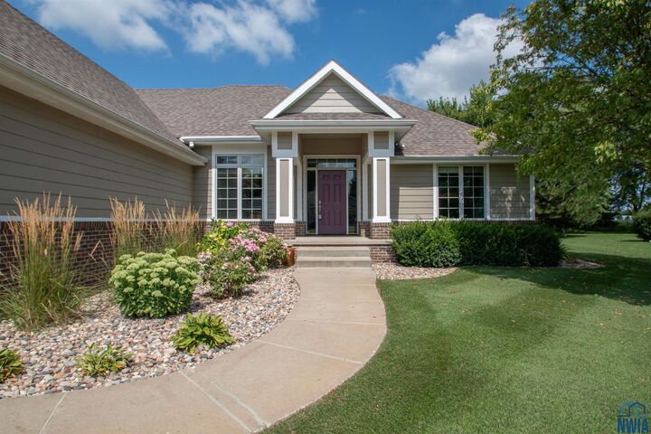 Property Photo: 573 Oxbow Trail SD 57049