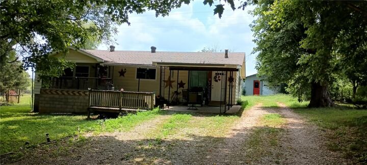 449 Madison 2000  Huntsville AR 72740 photo