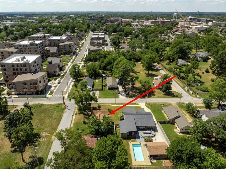 Property Photo:  119 SE F Street  AR 72712