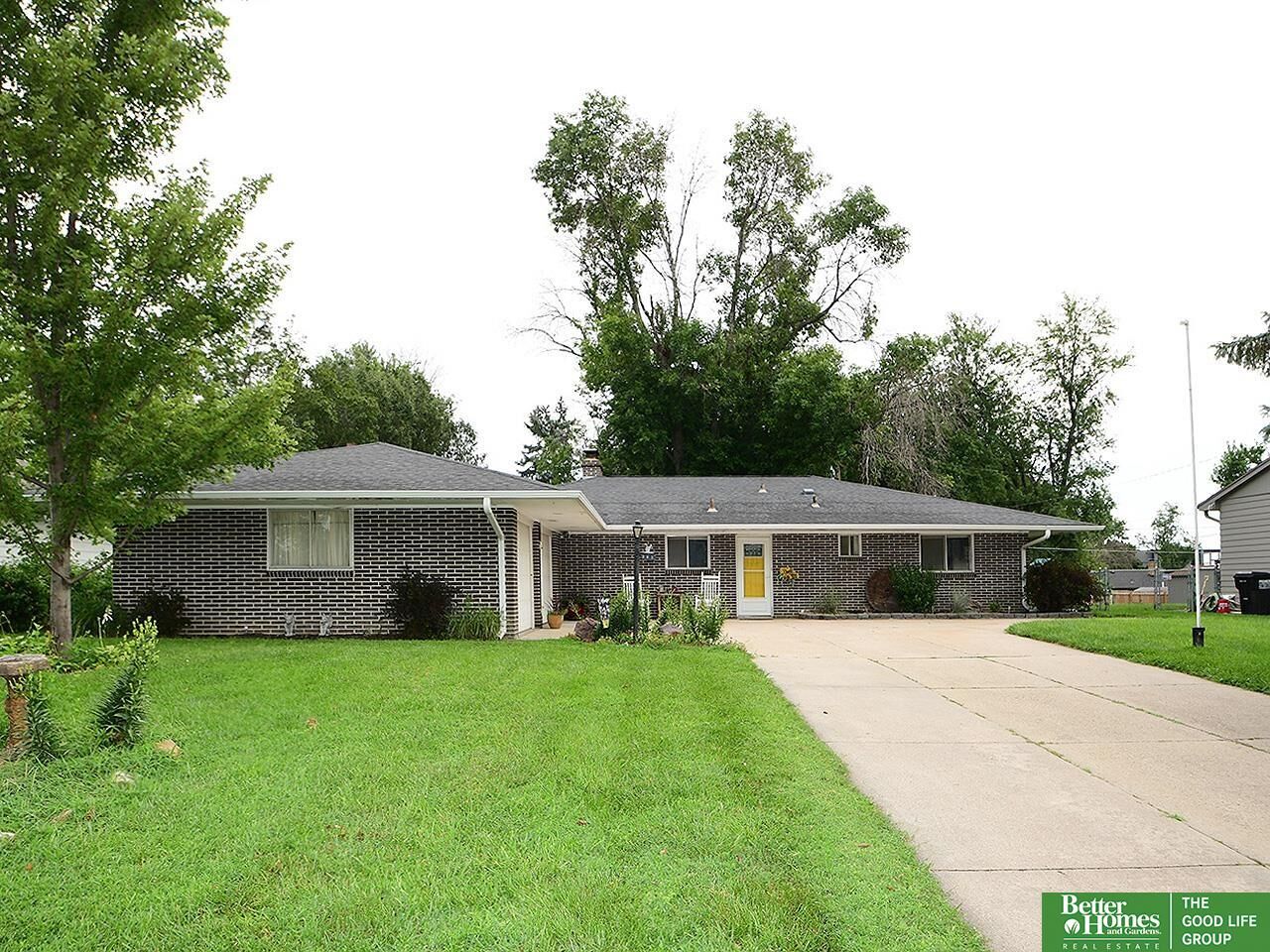 Property Photo:  205 N 7th Street  NE 68059 