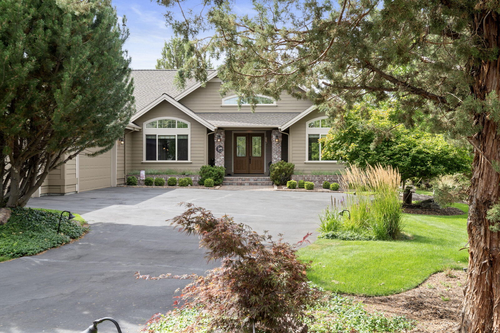 Property Photo:  909 Willet Lane  OR 97756 